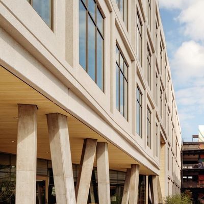 Prefab Commerciële de het Bureaubouw van de Staalstructuur Wind Brede Spanwijdte ISO9001