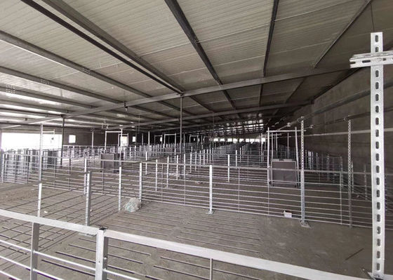 Q355 / Q235 van het het Varkenshuis van de Staalstructuur Vuurvaste Industriële het Staalgebouwen