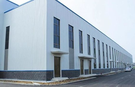 Administratieve staalconstructies met betonnen vloeren voor industriële gebouwen