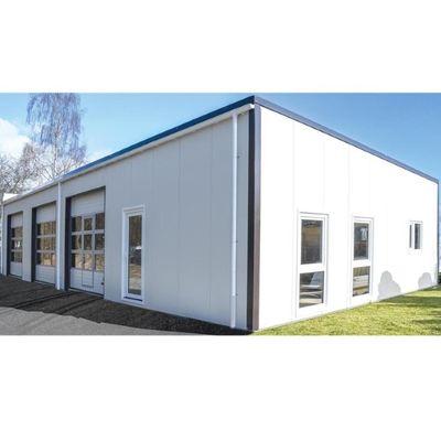 Tekeningontwerp voor staalconstructiewerkplaats met PVC-afvoerpijp