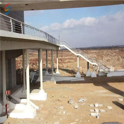 Bouw met staalframe met warmgewalst/geweld staal met H-sectie voor metrostations