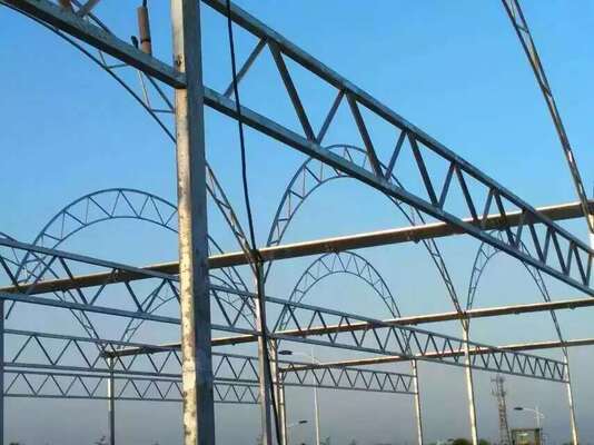 Doorlopende PE-foliekas, gebruikt om de rijping van groenten te bevorderen en te versnellen